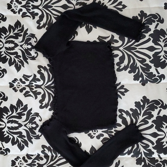 Better Be Tops - Better Be Black Off Shoulder Ribbed Knit Crop Top